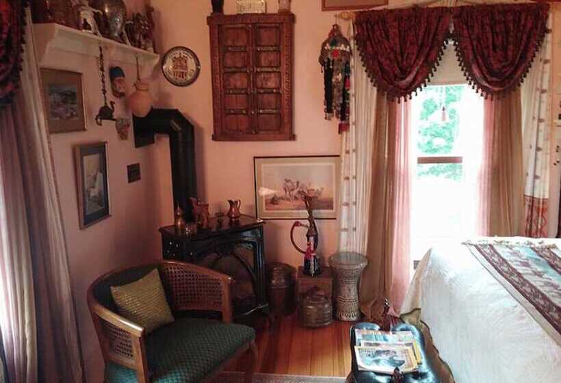 Отель Oasis Bed And Breakfast