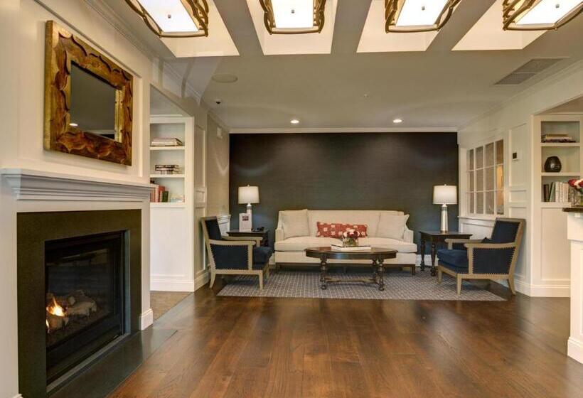 هتل Sag Harbor Inn