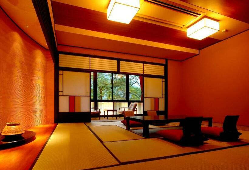 בית מלון כפרי Sanrakuen