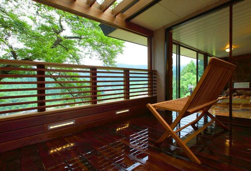 בית מלון כפרי Sanrakuen