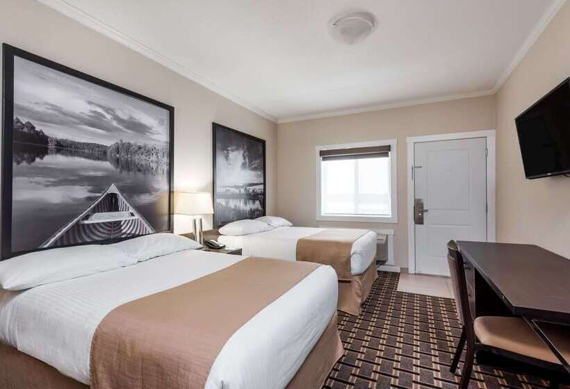 هتل Super 8 By Wyndham Watrous
