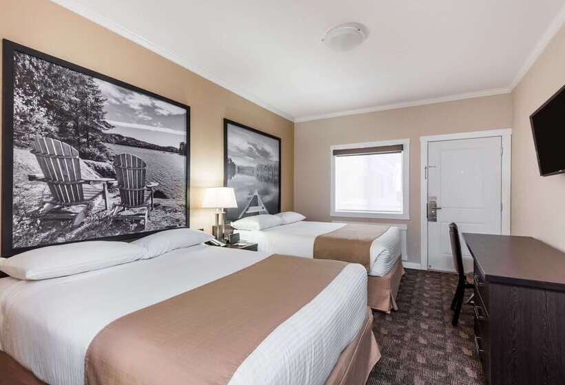 هتل Super 8 By Wyndham Watrous