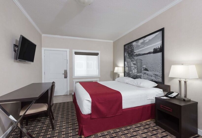 هتل Super 8 By Wyndham Watrous