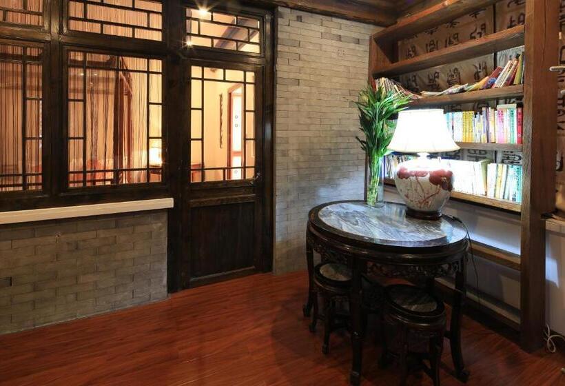هتل The Great Wall Courtyard Hostel