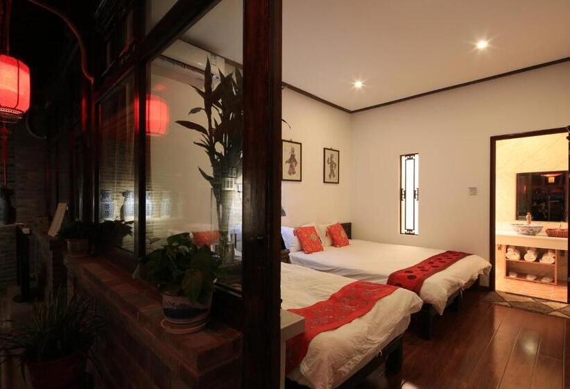 هتل The Great Wall Courtyard Hostel
