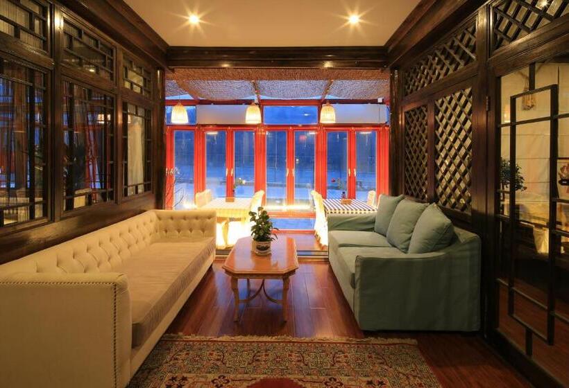 هتل The Great Wall Courtyard Hostel