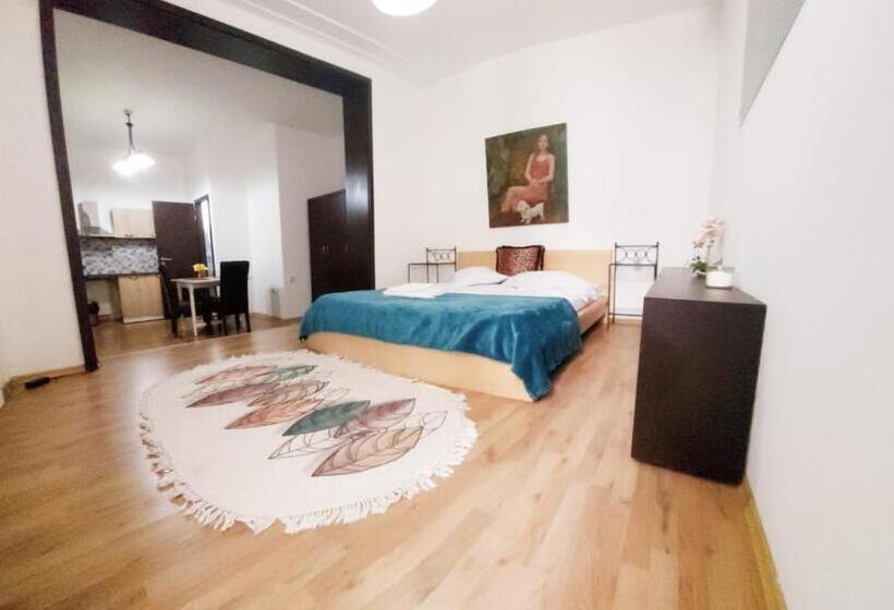 هتل Happy Accomodation