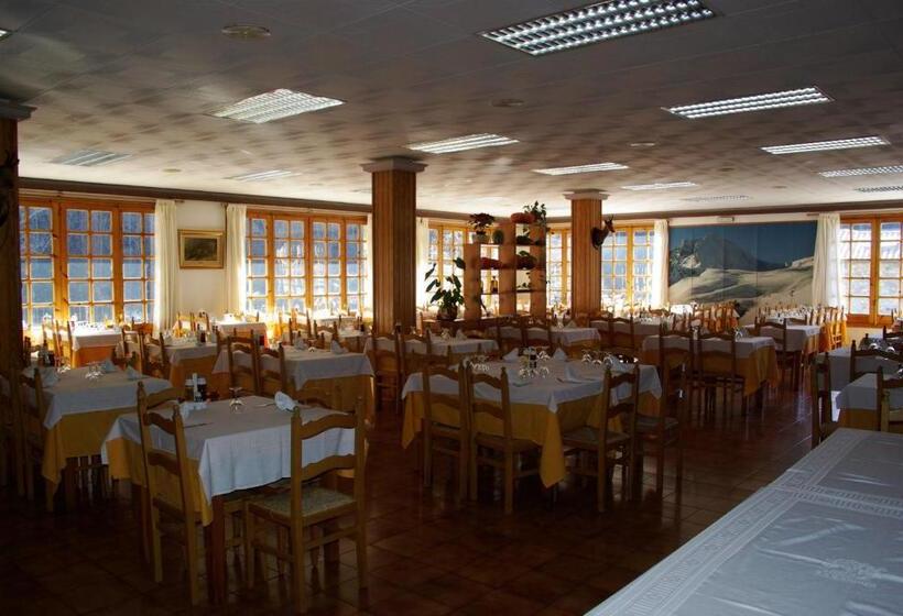 Отель Hostal La Cabanya