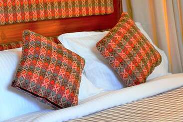 هتل Kuti Resort And Spa
