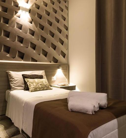 هتل La Piazzetta Guest House