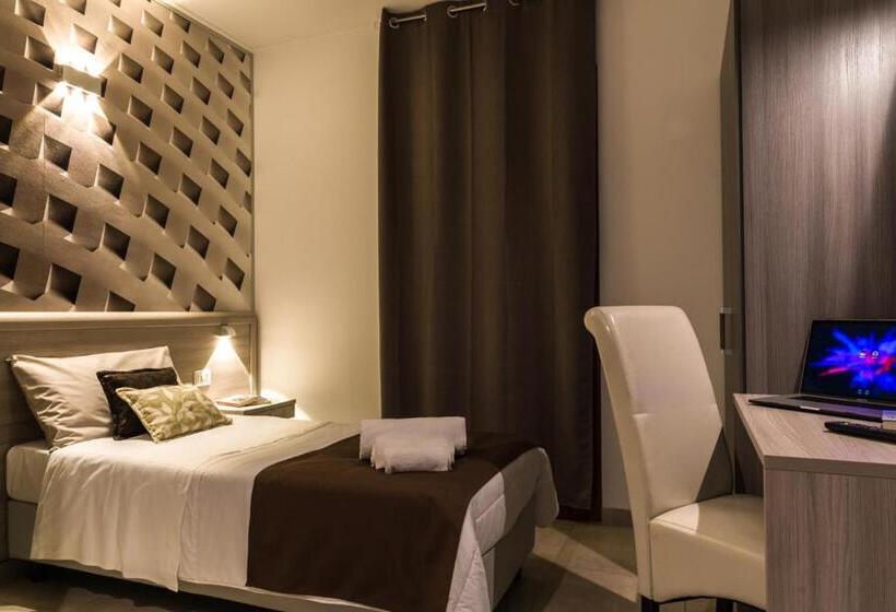 هتل La Piazzetta Guest House