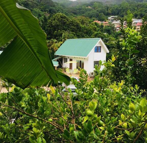 هتل Loversnest Self Catering