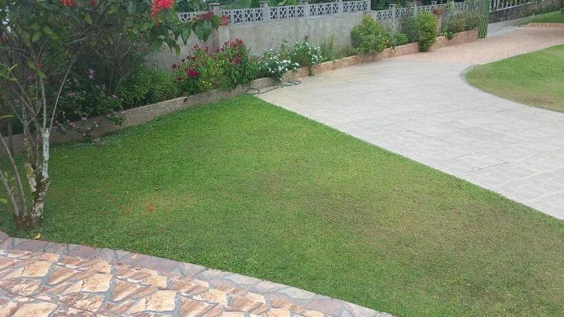 هتل Loversnest Self Catering