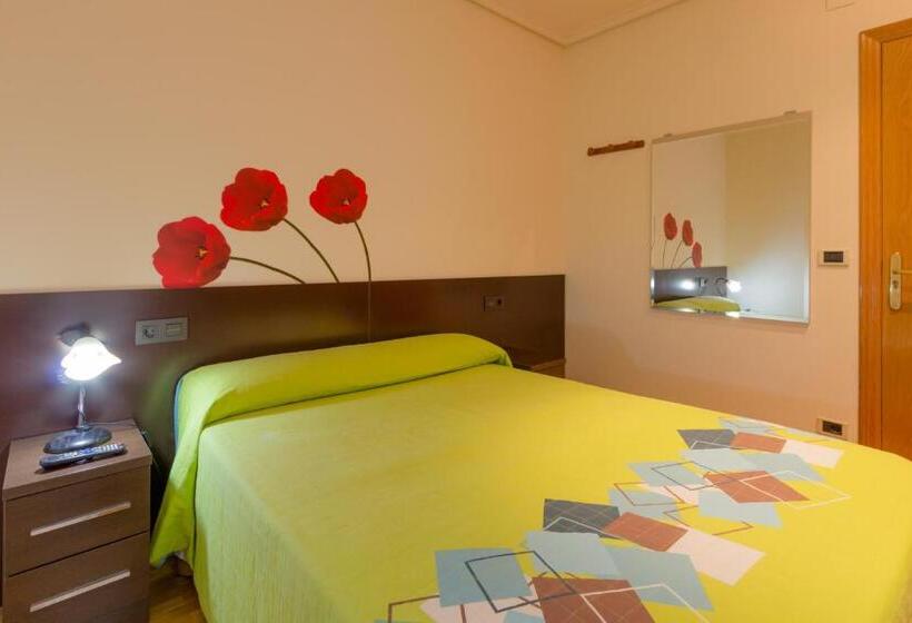 هتل Pension Logroño