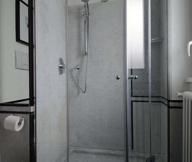 هتل Suite Fontana Di Trevi