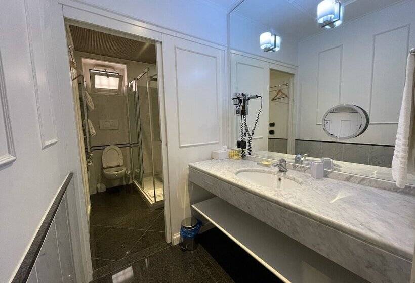 هتل Suite Fontana Di Trevi