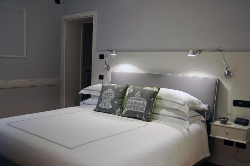 هتل Suite Fontana Di Trevi