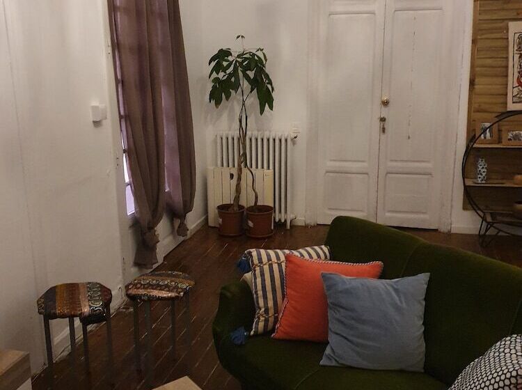 هتل Theplacetobe B&b