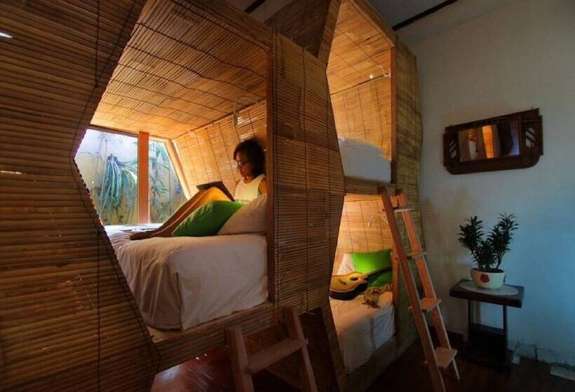 تختخواب و صبحانه Bali Bee House