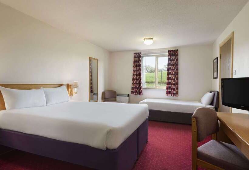 هتل Days Inn Tewkesbury Strensham