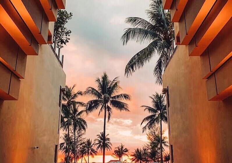 Hotel Devasom Khao Lak Beach Resort & Villas