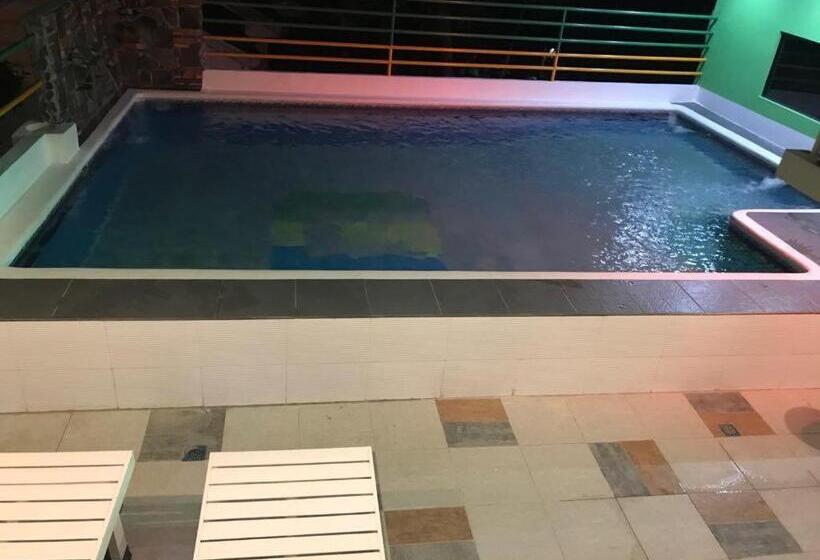 هتل Gravino Pension House