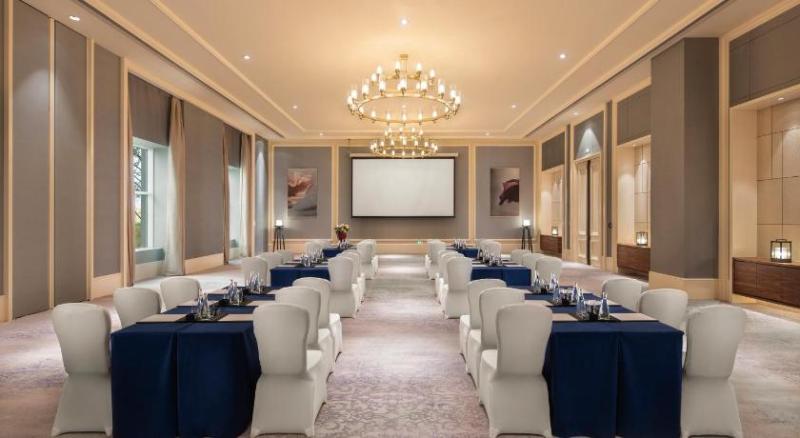 Fotos del hotel Hilton Dalian Golden Pebble Beach Resort:  56