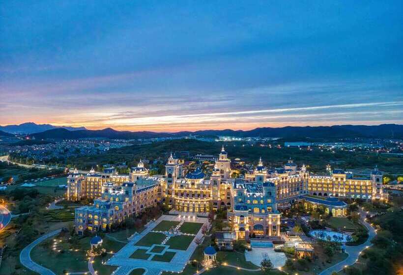 Fotos del hotel Hilton Dalian Golden Pebble Beach Resort:  25