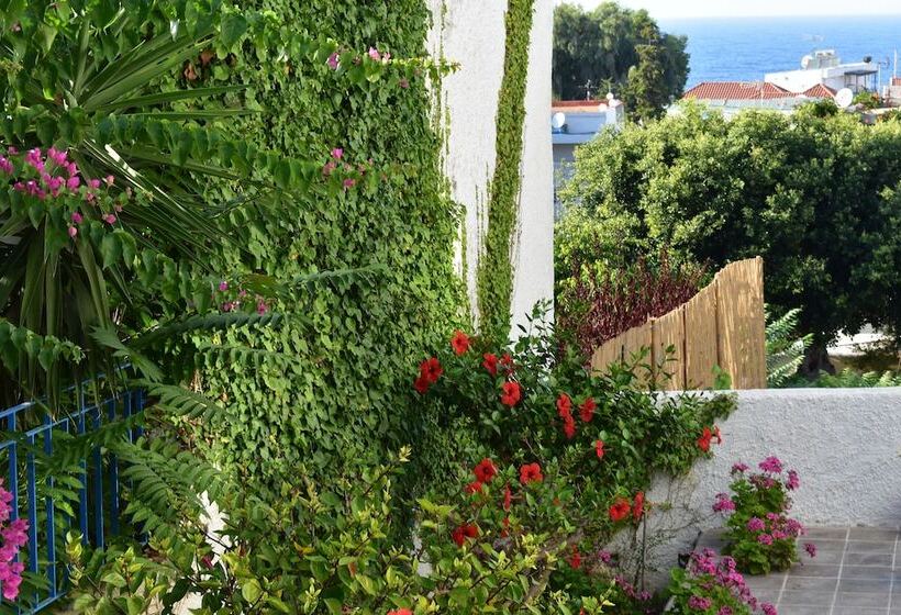 هتل Kasteli Studios & Apartments