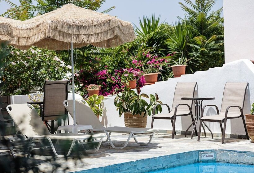 هتل Kasteli Studios & Apartments