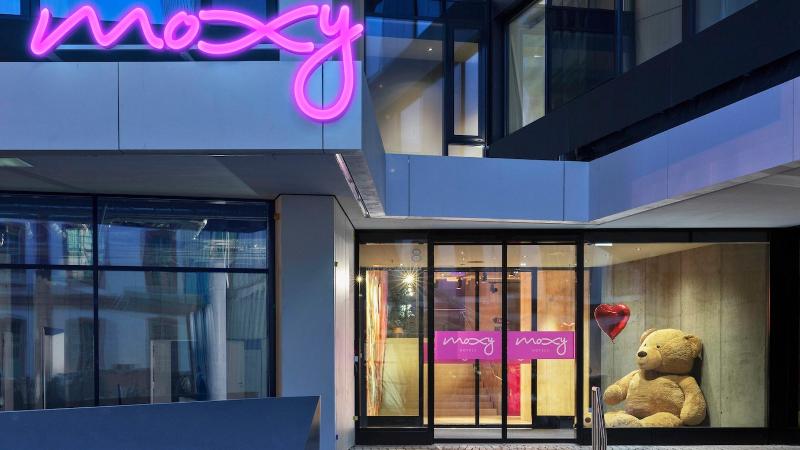 هتل Moxy Frankfurt City Center