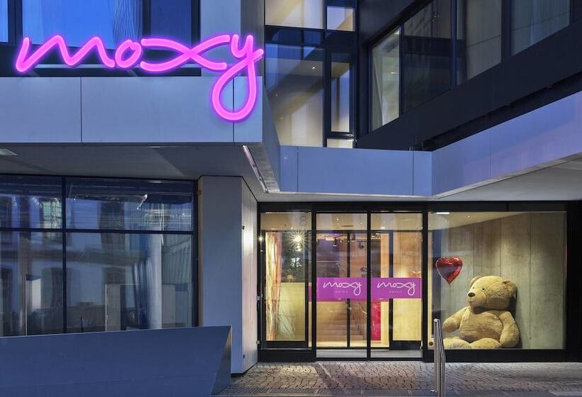 هتل Moxy Frankfurt City Center