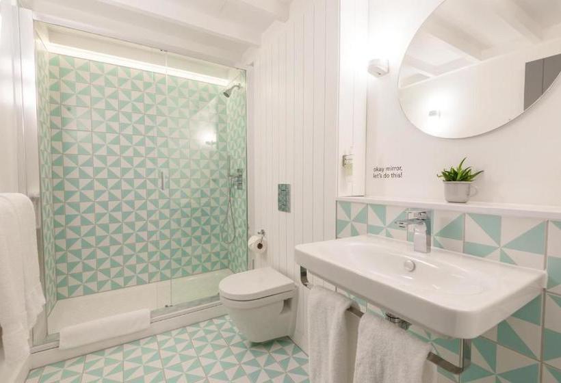 Fotos del hotel Room2 Southampton Hometel:  12