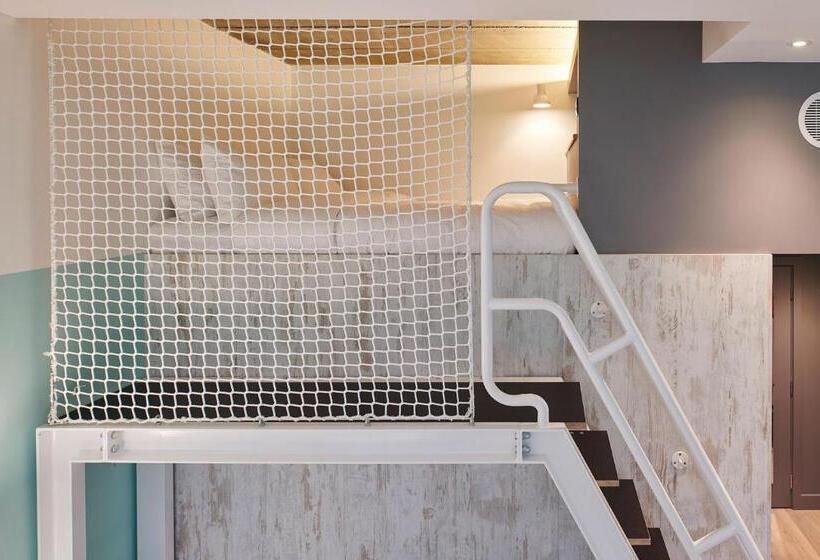 Fotos del hotel Room2 Southampton Hometel:  36