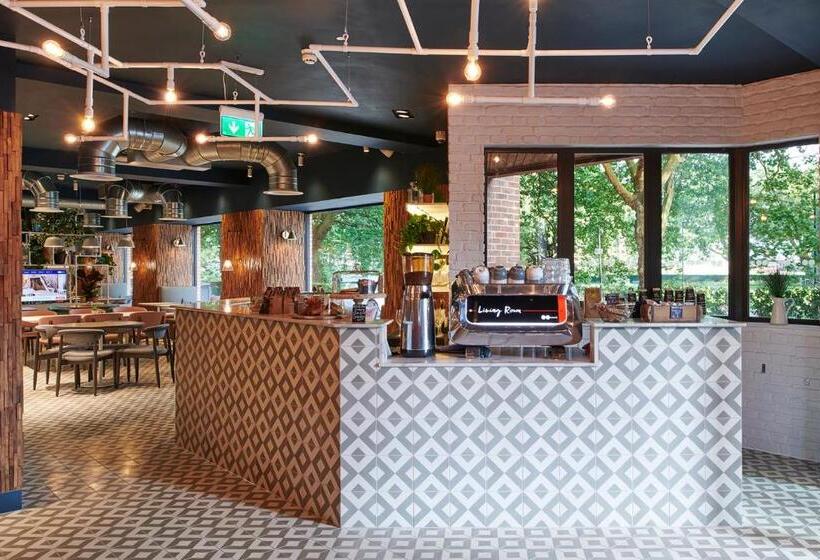 Fotos del hotel Room2 Southampton Hometel:  29