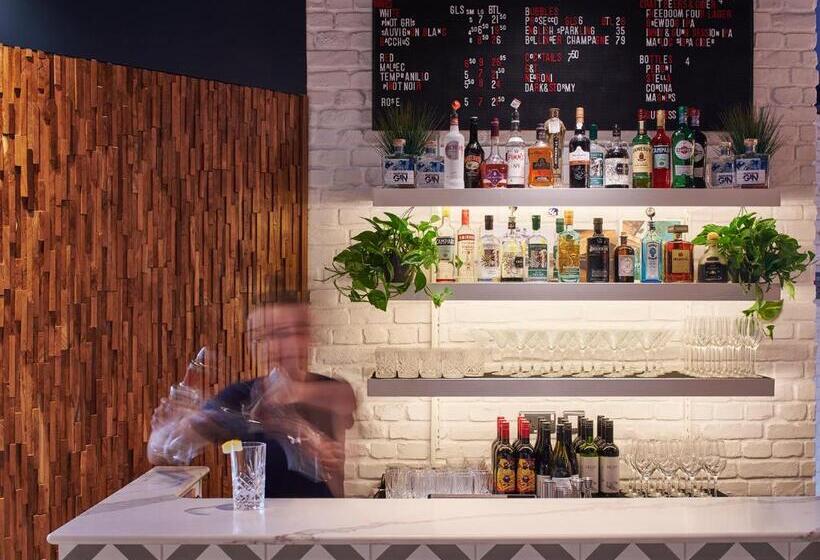 Fotos del hotel Room2 Southampton Hometel:  51