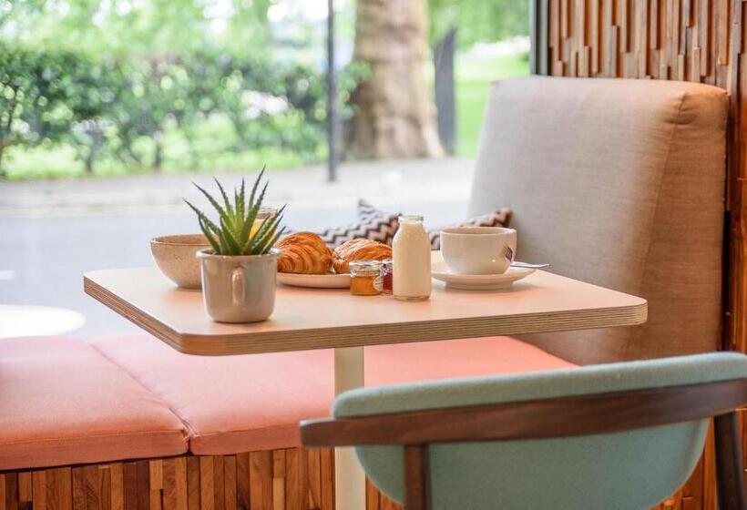 Fotos del hotel Room2 Southampton Hometel:  48