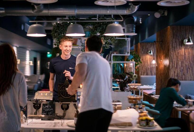 Fotos del hotel Room2 Southampton Hometel:  45