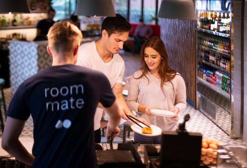 Fotos del hotel Room2 Southampton Hometel:  42