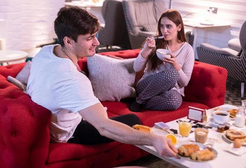 Fotos del hotel Room2 Southampton Hometel:  41