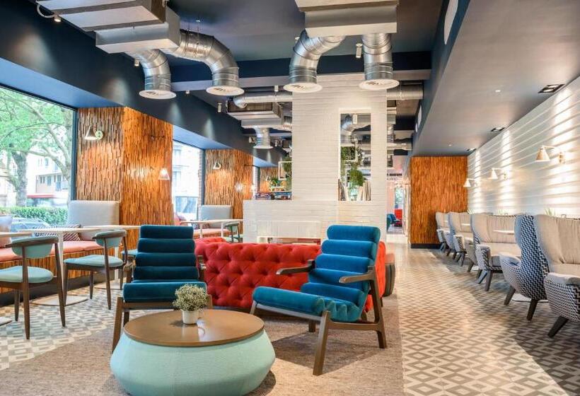 Fotos del hotel Room2 Southampton Hometel:  43