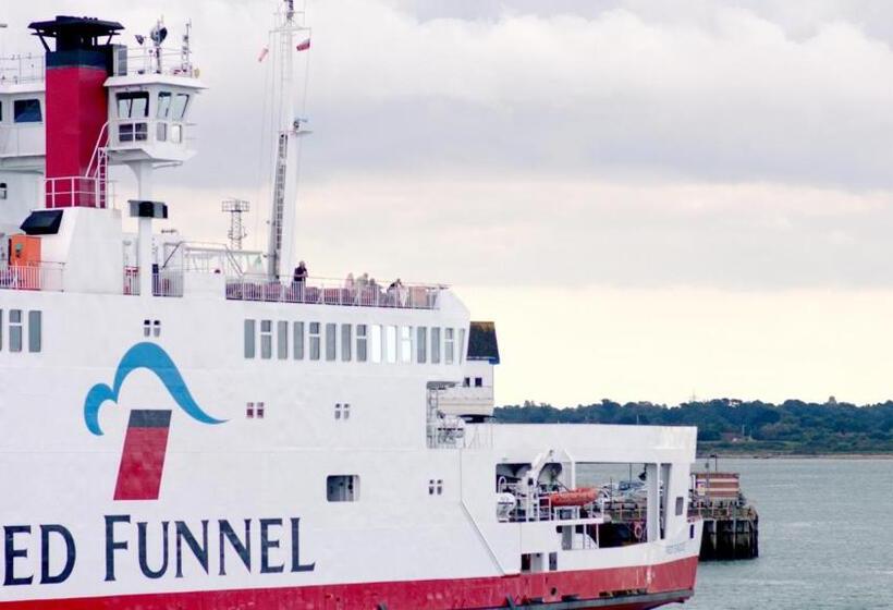 Fotos del hotel Room2 Southampton Hometel:  39