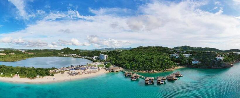 هتل Royalton Antigua, An Autograph Collection All Inclusive Resort