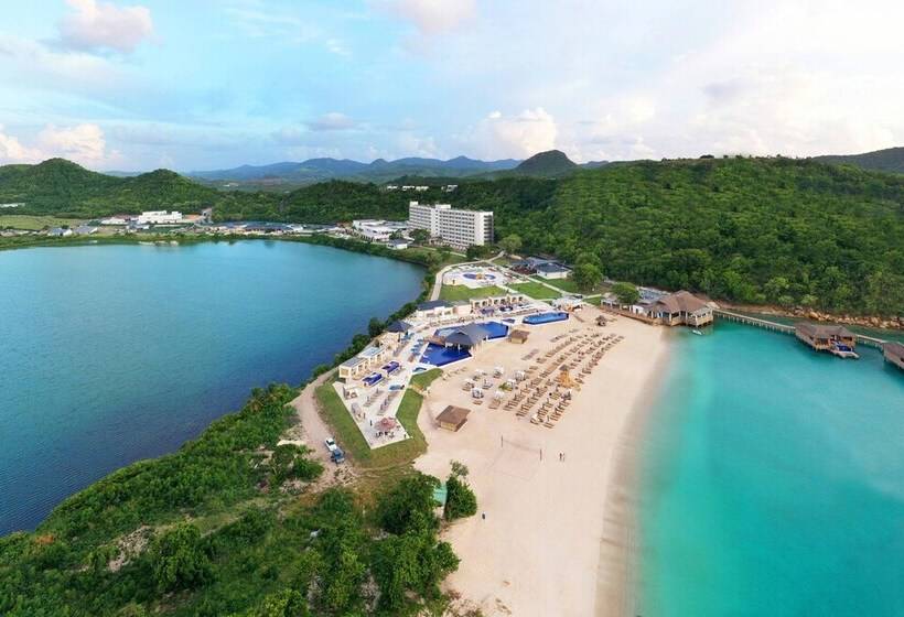 هتل Royalton Antigua, An Autograph Collection All Inclusive Resort