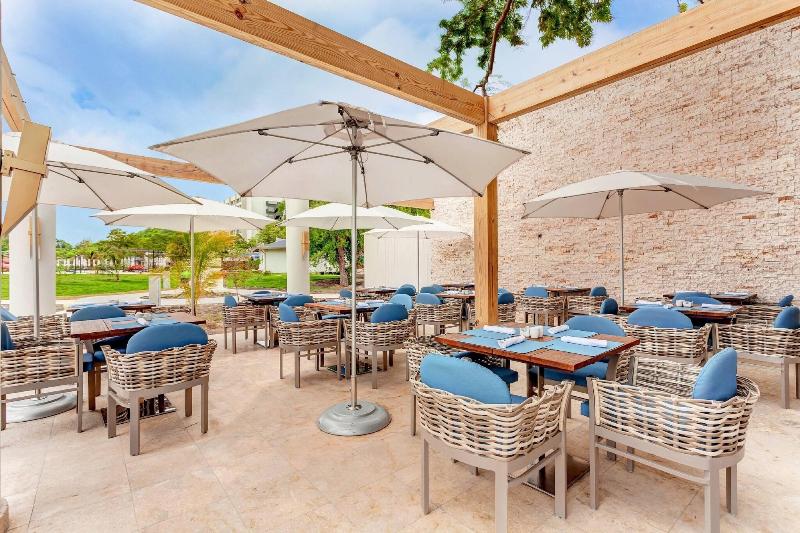 هتل Royalton Antigua, An Autograph Collection All Inclusive Resort