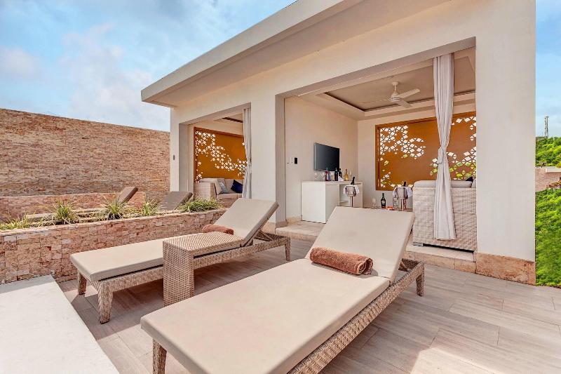 هتل Royalton Antigua, An Autograph Collection All Inclusive Resort
