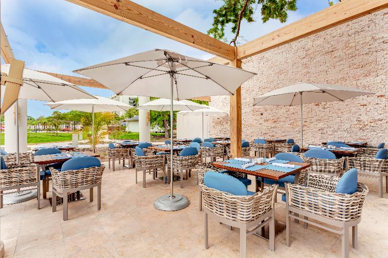 هتل Royalton Antigua, An Autograph Collection All Inclusive Resort