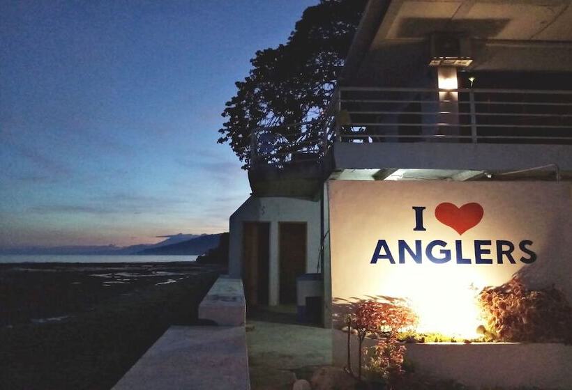 هاستل Angler's Hub & Resort