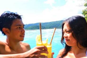 تختخواب و صبحانه Swar Bali Lodge