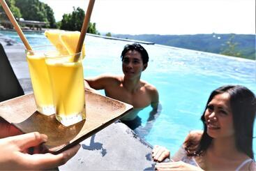 تختخواب و صبحانه Swar Bali Lodge